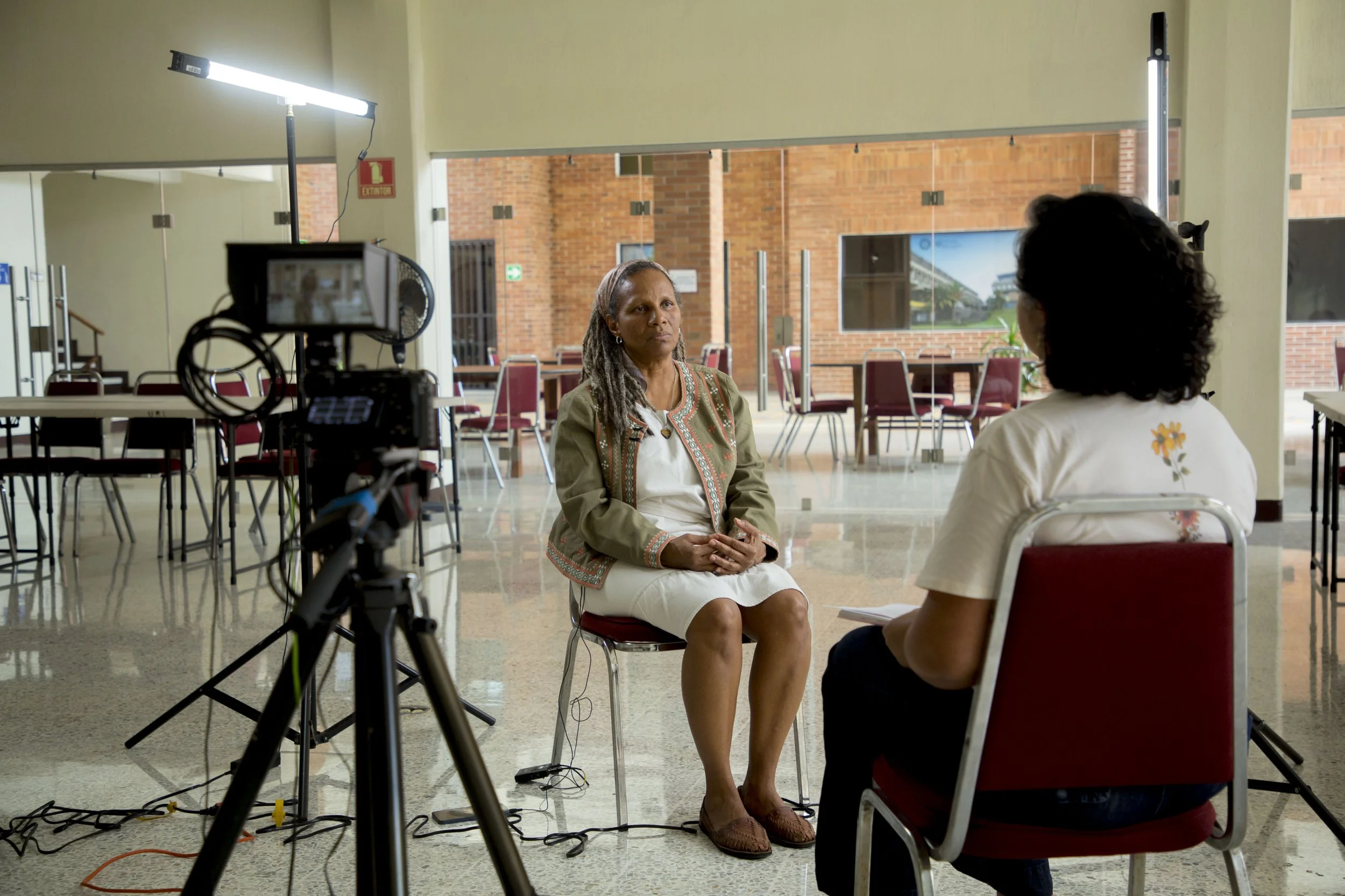  Iveth Morales durante la entrevista para Ruda. Foto: Meme Solano 
